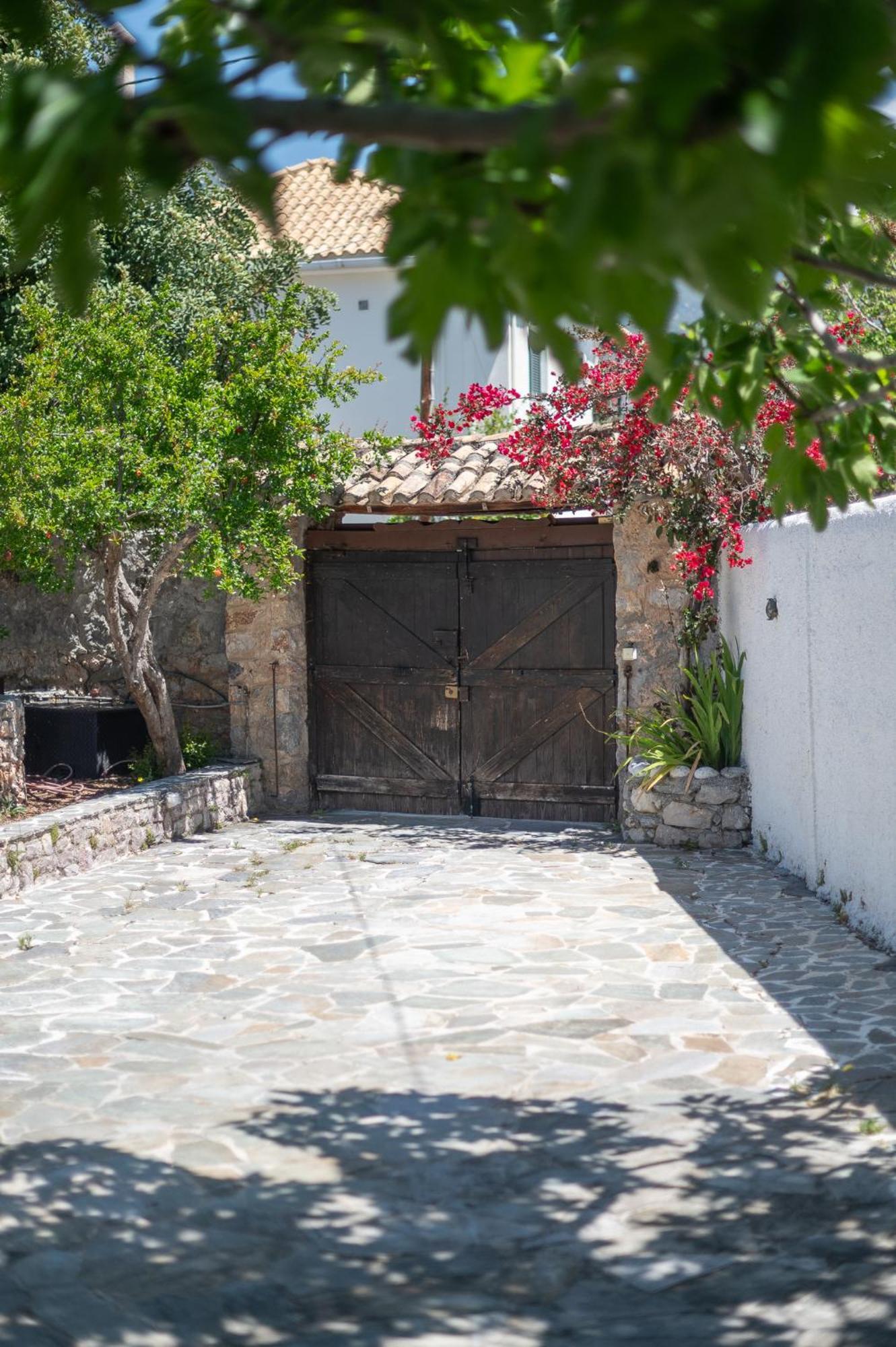Pouletis Family Apartments - Akroyali Seaview Getaways Kalamata Luaran gambar