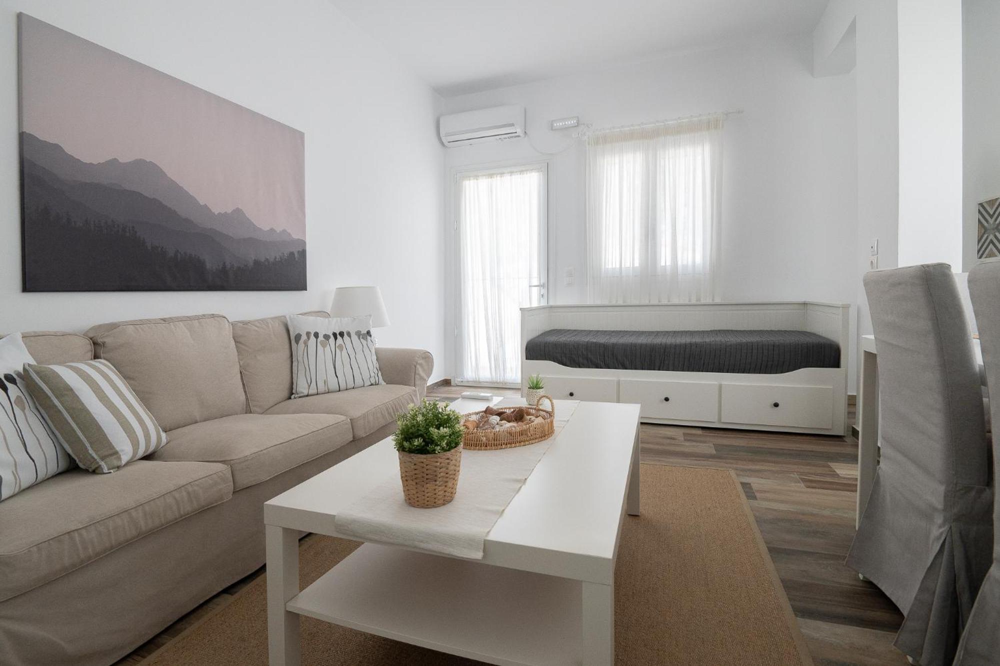Pouletis Family Apartments - Akroyali Seaview Getaways Kalamata Bilik gambar